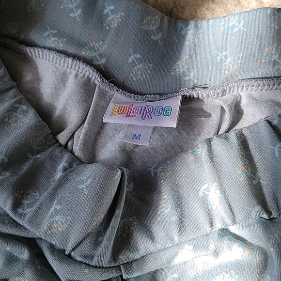 Sage green skirt - Picture 3 of 4